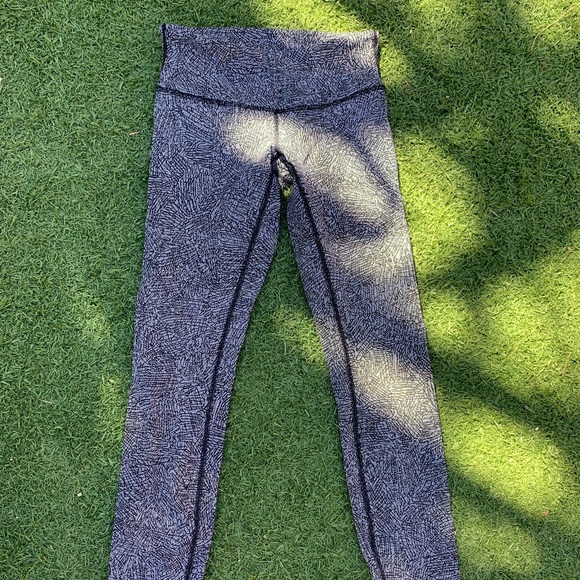 Lululemon Wunder Under pant - Picture 2 of 3